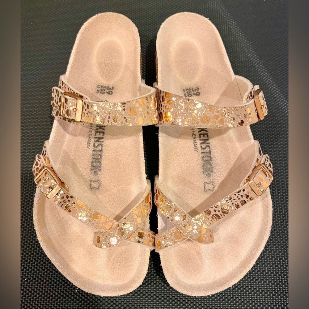 Women’s Birkenstock sandals. Size 39. Like new
